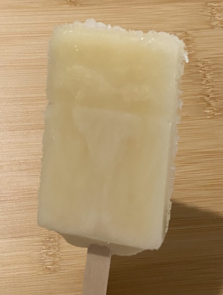 ファミマル とろける食感 ぎゅっと梨 開封後